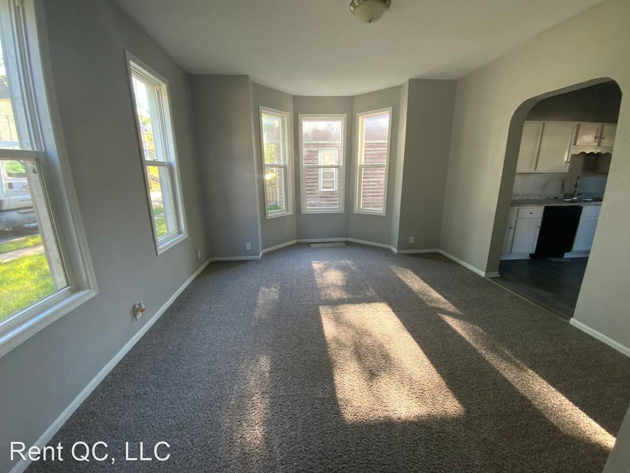 1727 W 9th St - Photo 2 of 11