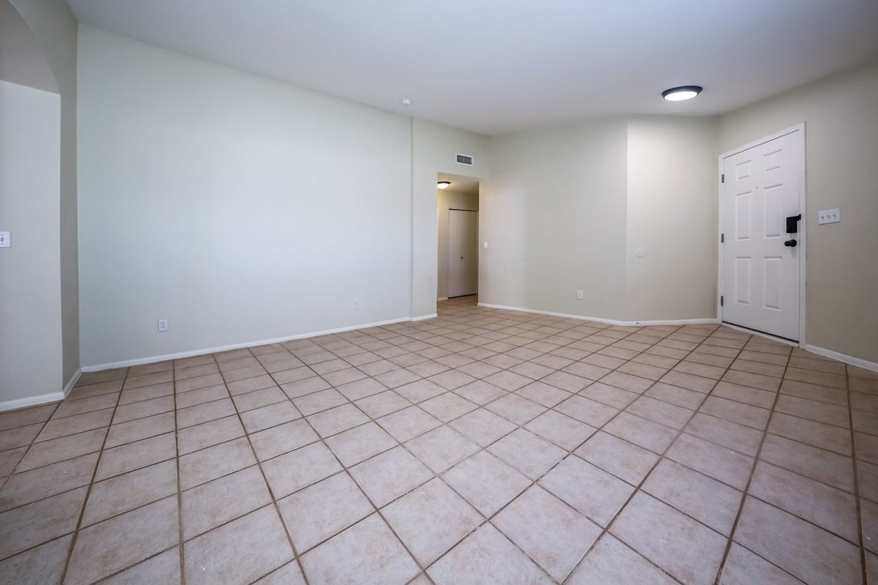 9108 E Muleshoe St - Photo 4 of 26