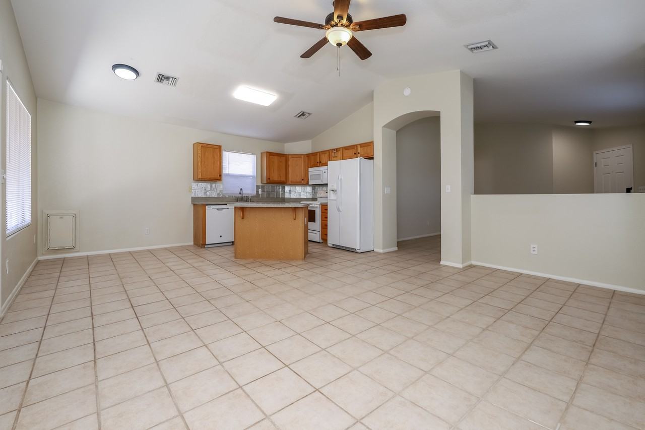 9108 E Muleshoe St - Photo 5 of 26