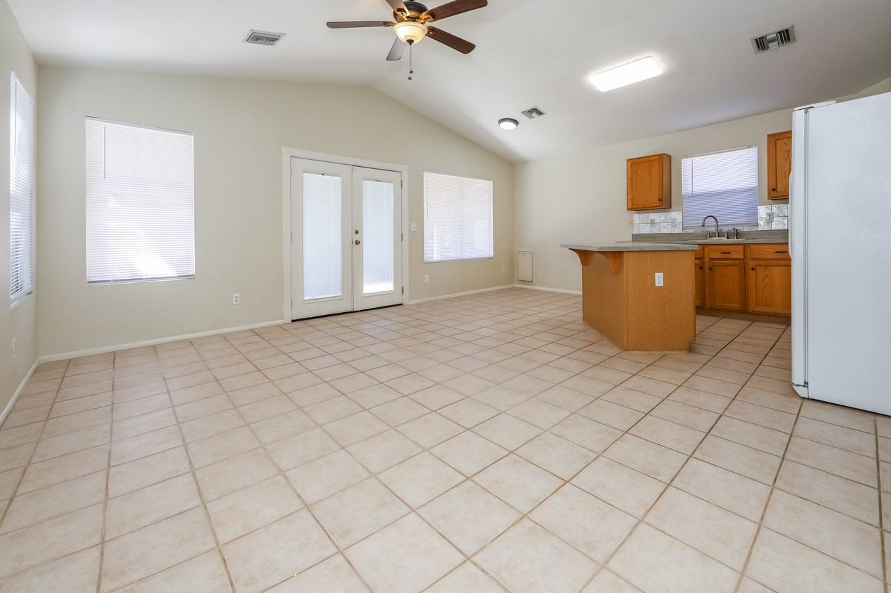 9108 E Muleshoe St - Photo 6 of 26