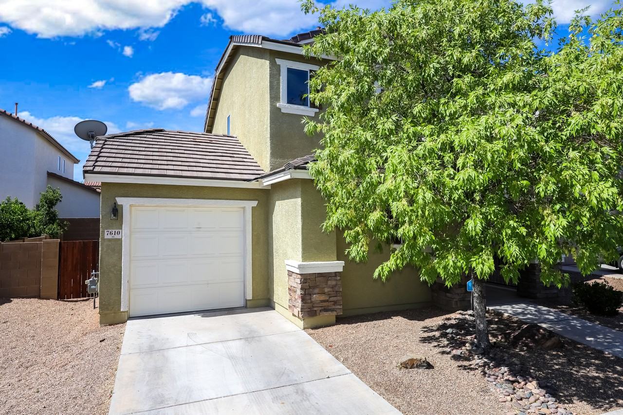 7610 E Valley Overlook Dr - Photo 2 of 21