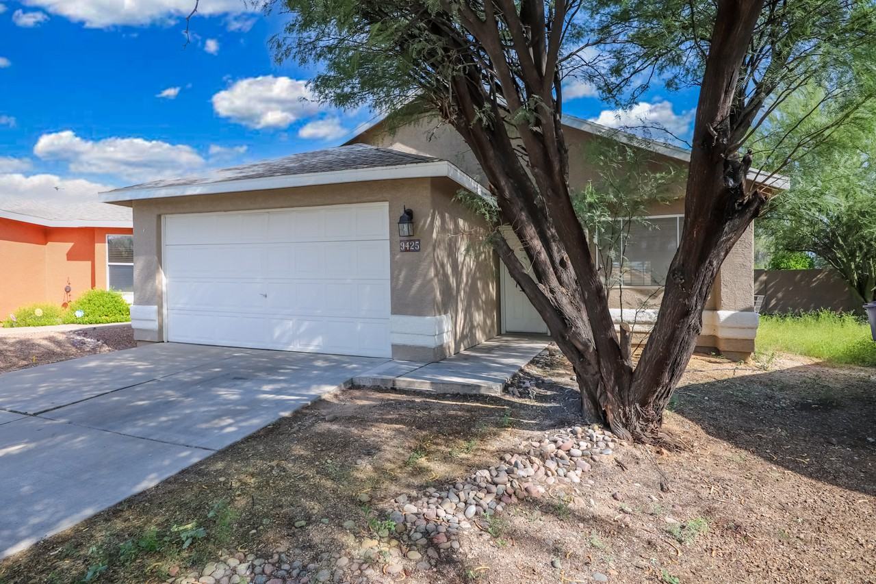 9425 E Lochnay Ln - Photo 2 of 27