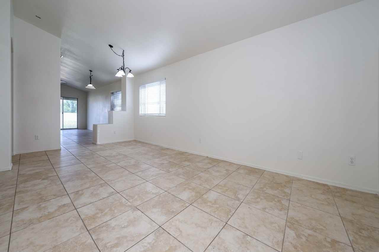 9425 E Lochnay Ln - Photo 3 of 27