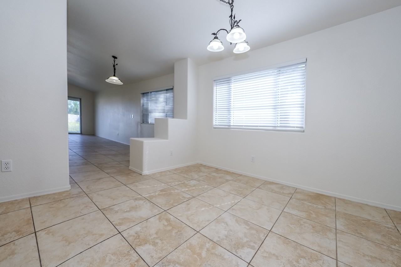 9425 E Lochnay Ln - Photo 6 of 27