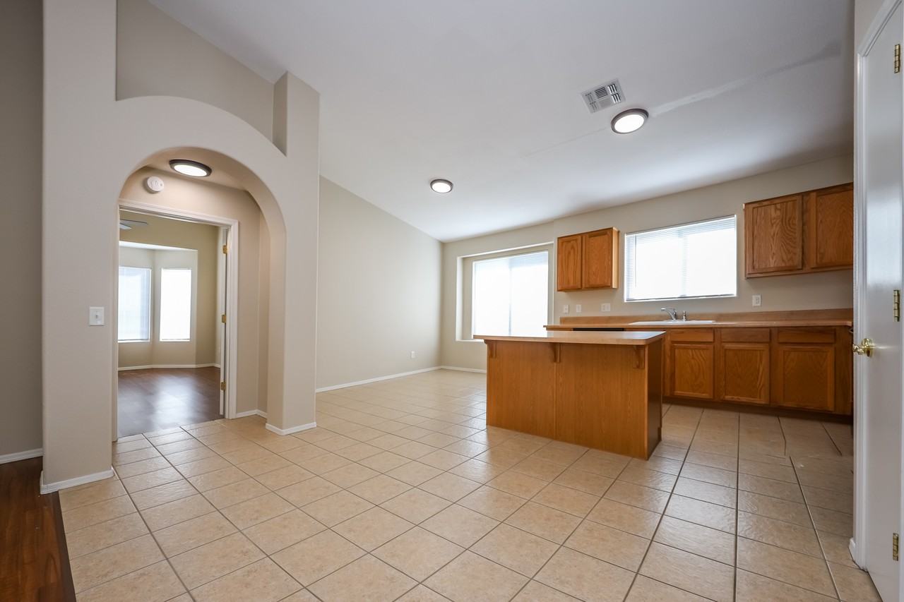 4345 E Ocotillo Desert Trl - Photo 5 of 28