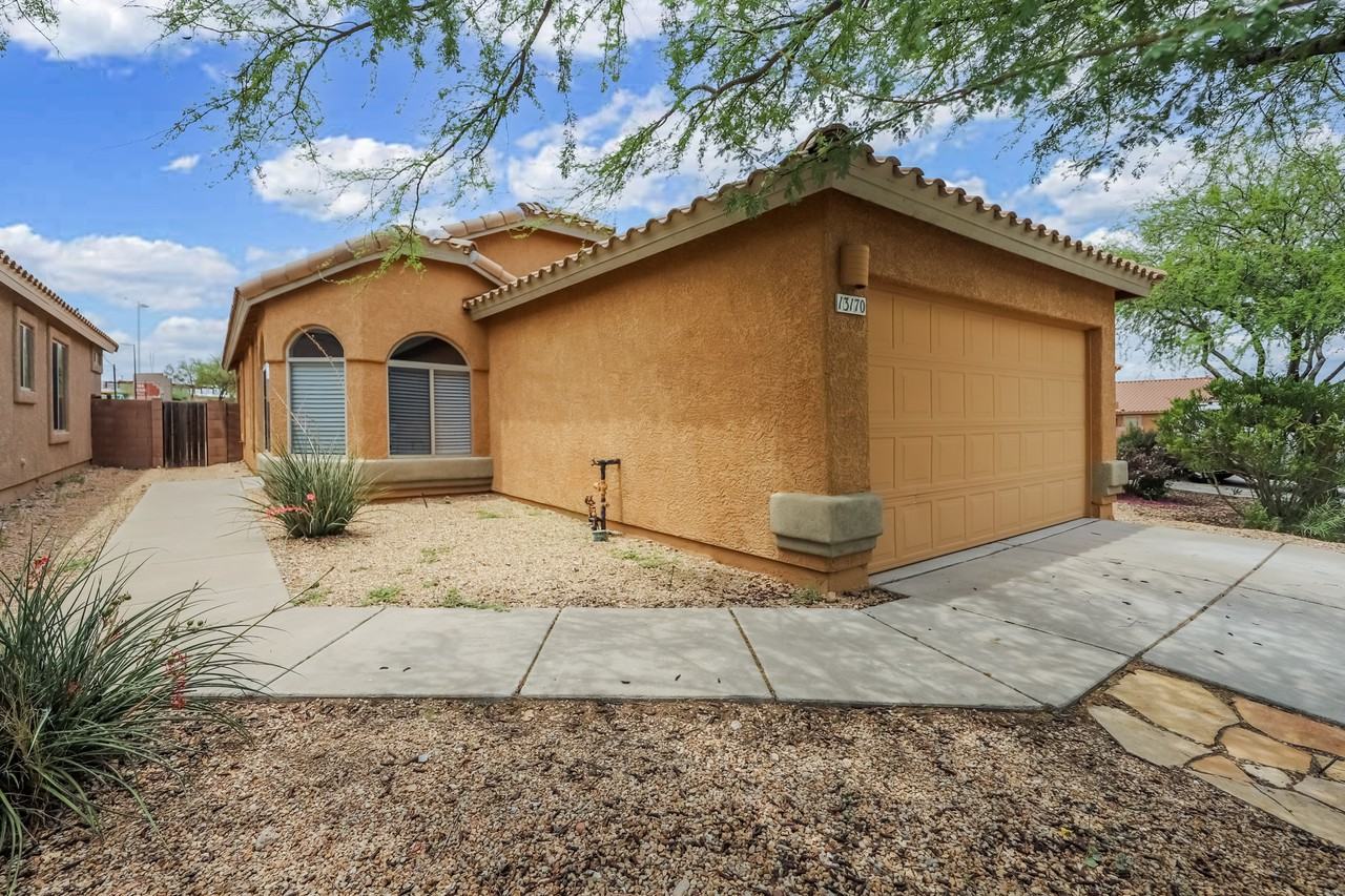 13170 E Alley Spring Dr - Photo 2 of 24