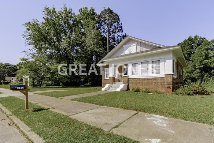 210 Calhoun St - Photo 3 of 32