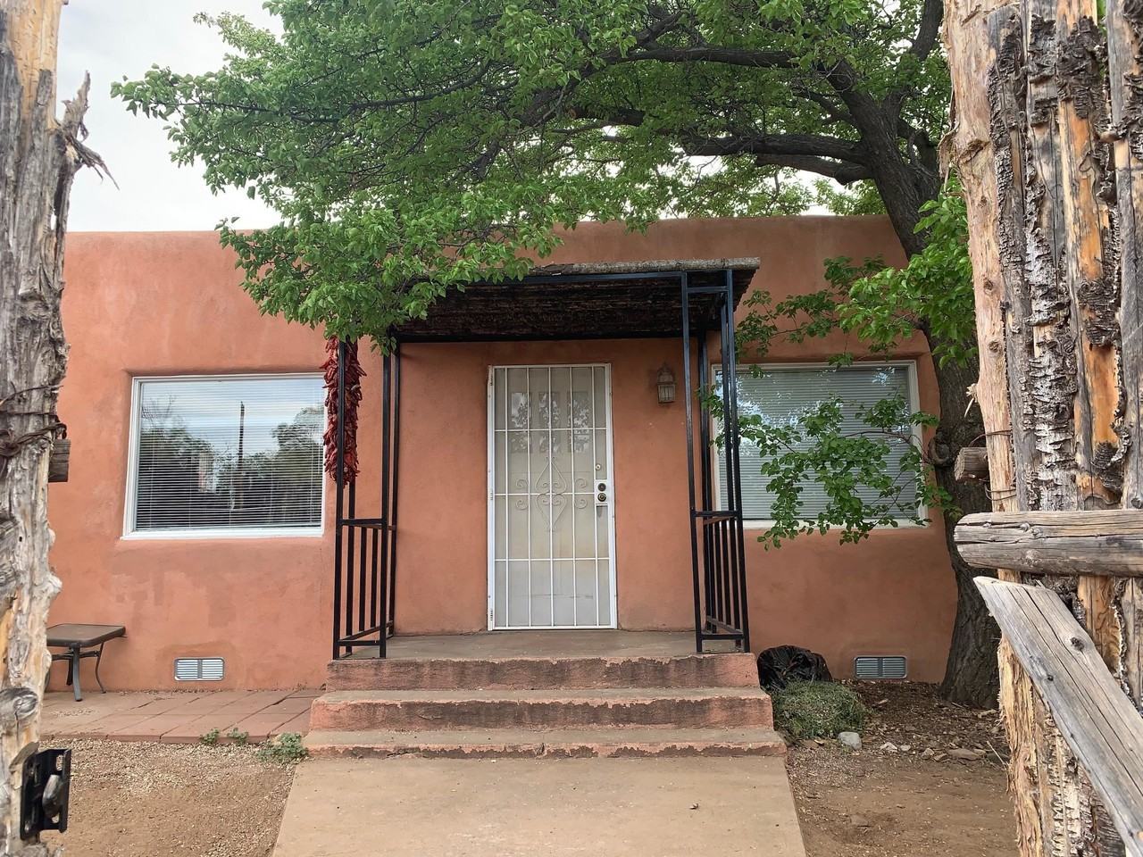 701 Kathryn Ave B, Santa Fe, NM 87505 2 Bedroom Condo for 1,700/month