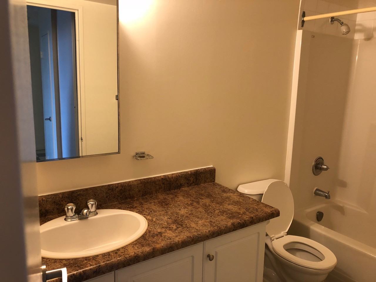 1035 Windsor Hill Boulevard - Photo 3 of 8