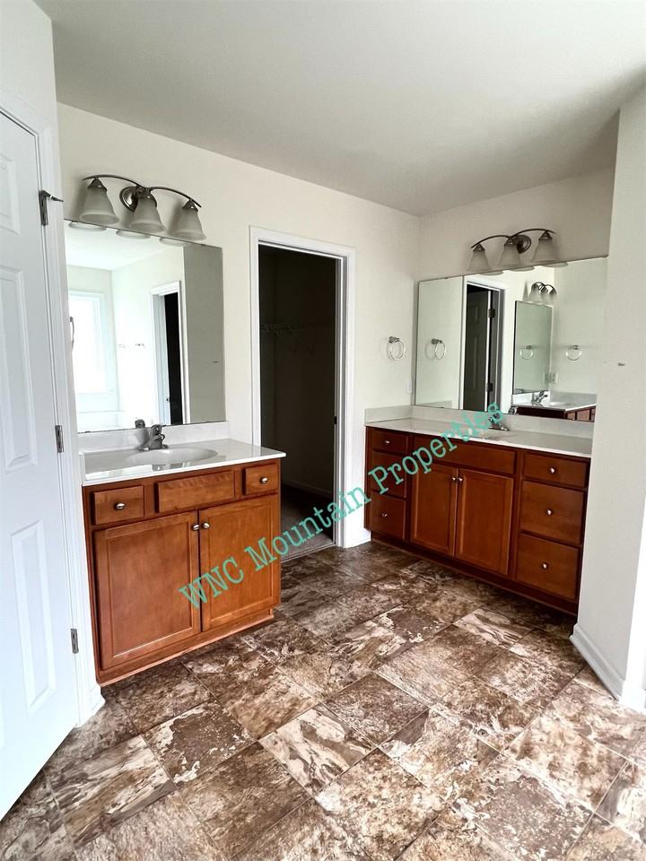 224 E Hiawassee Rd #1 - Photo 4 of 16