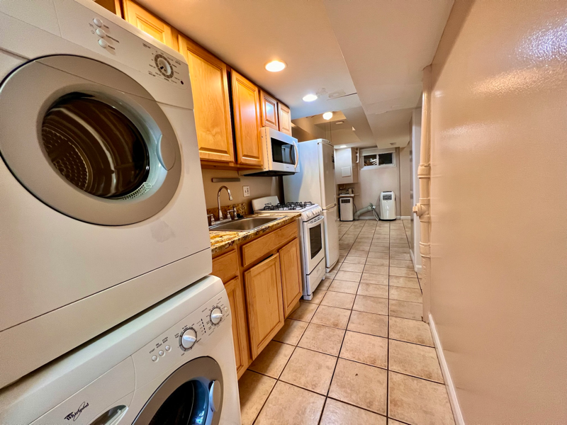 1730 Lang Pl Ne #A - Photo 5 of 12