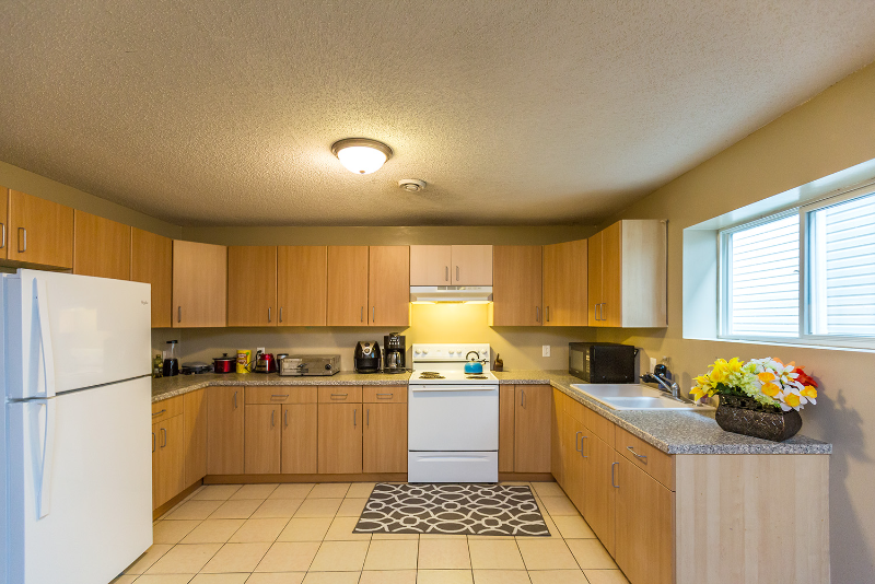 619 Snelling Ave N - Photo 2 of 19