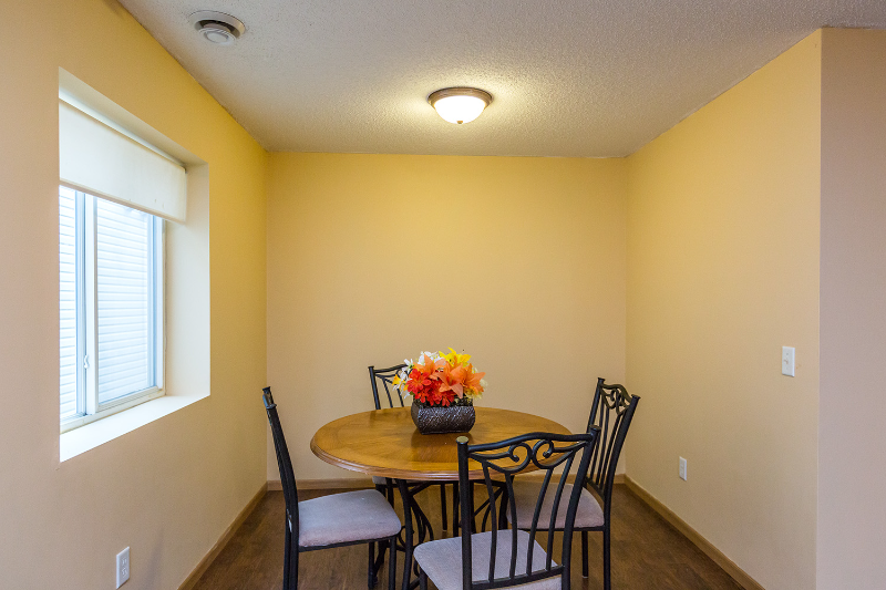 619 Snelling Ave N - Photo 3 of 19