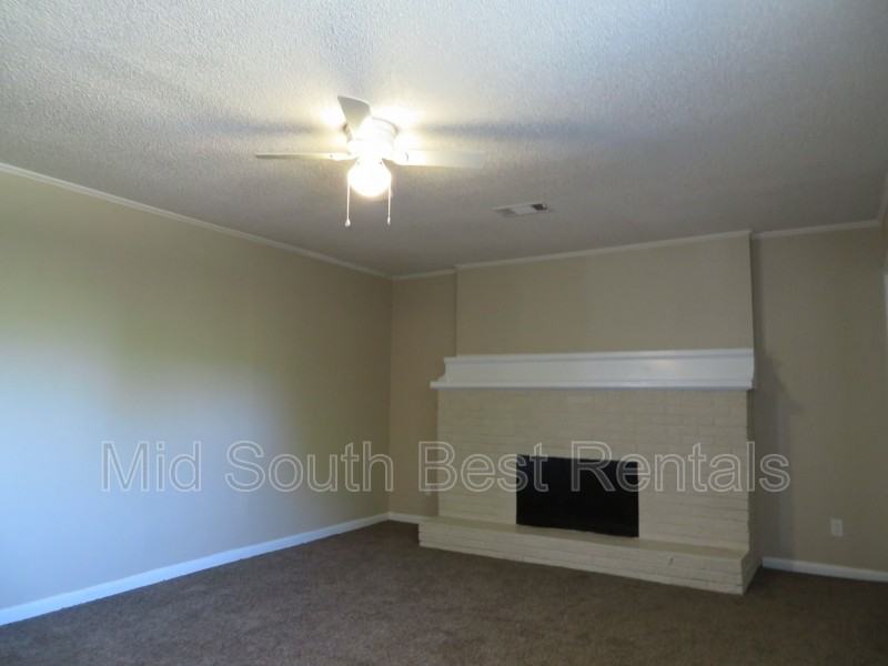 1876 Hearst Ave - Photo 2 of 8