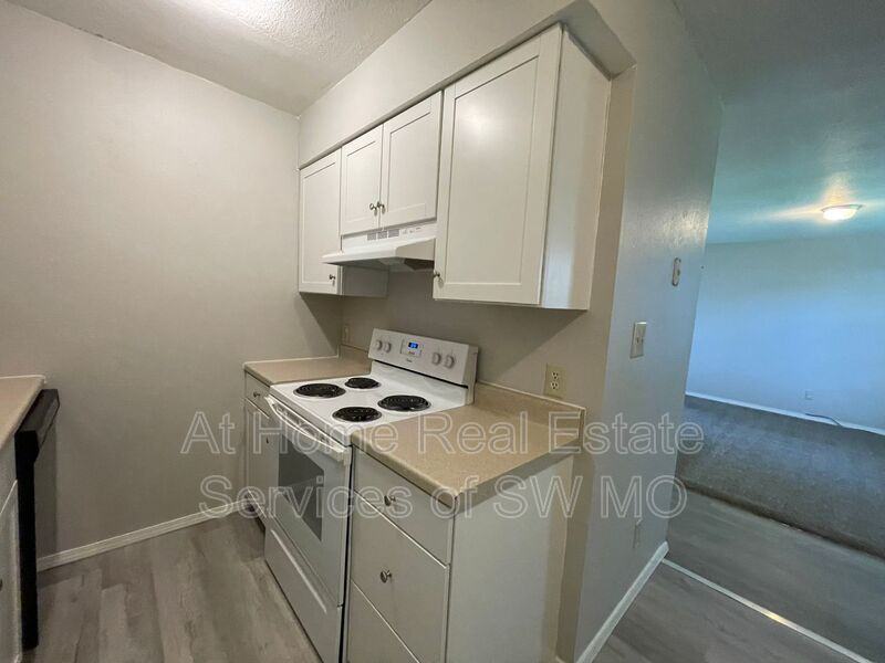 900 S Crutcher Ave #3 - Photo 2 of 6
