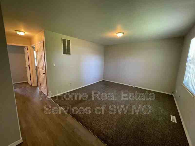 900 S Crutcher Ave #3 - Photo 3 of 6