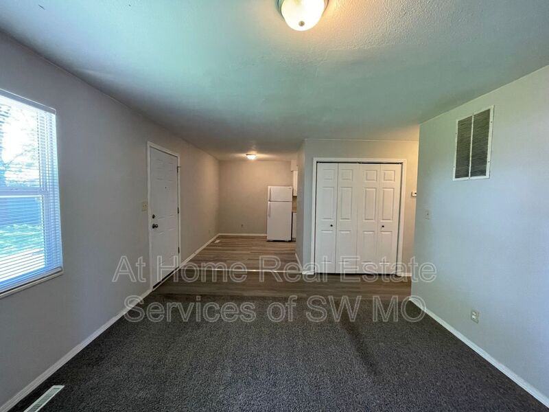 900 S Crutcher Ave #3 - Photo 4 of 6