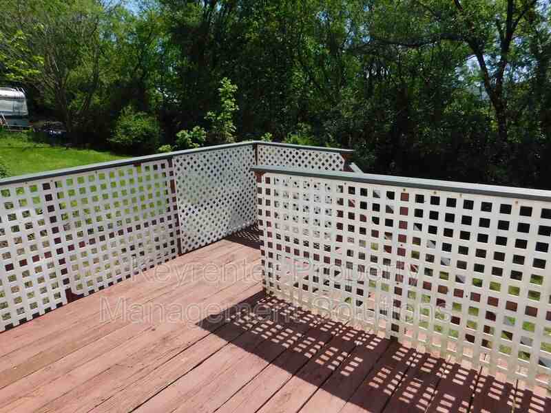 202 Wilson Ave - Photo 4 of 26
