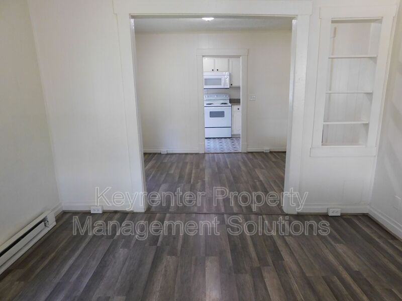 202 Wilson Ave - Photo 6 of 26