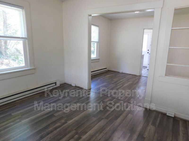 202 Wilson Ave - Photo 7 of 26