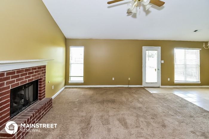 6754 Quimby Ln - Photo 3 of 16