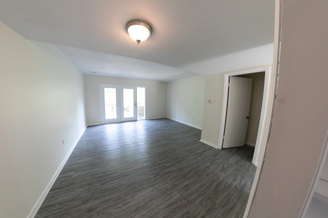 819 Broad St #1 - Photo 4 of 13