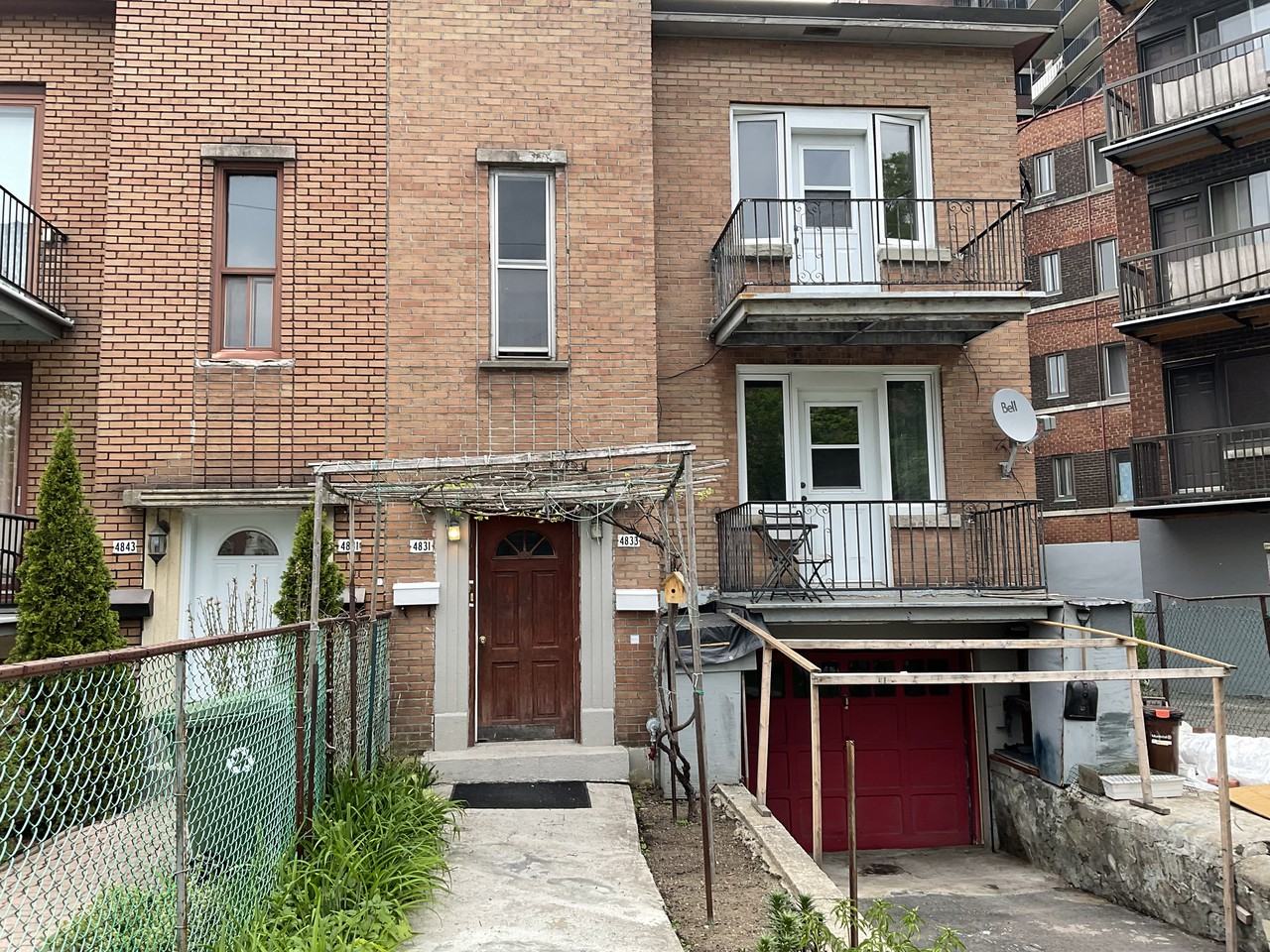 4833 Avenue West Hill - Photo 2 of 25