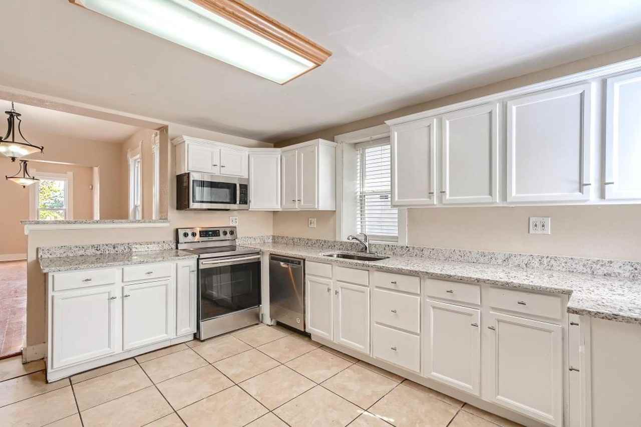 923 Lipan St - Photo 4 of 20