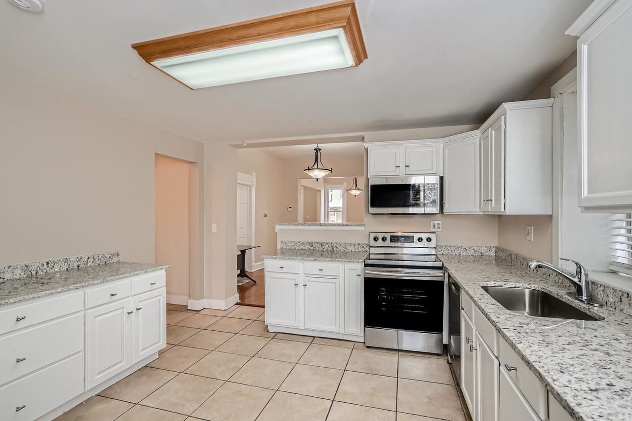 923 Lipan St - Photo 6 of 20