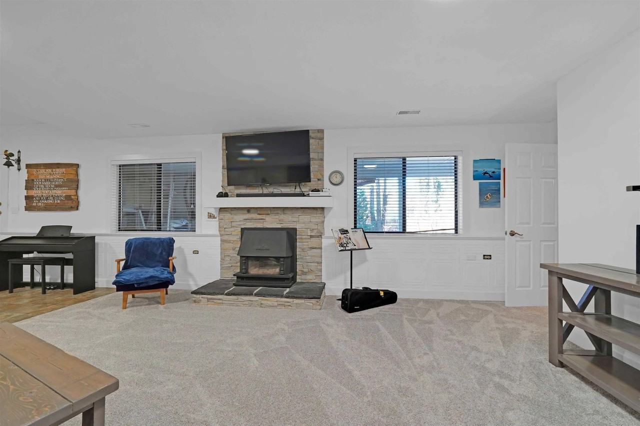 1907 McKenzie Road - Photo 2 of 12