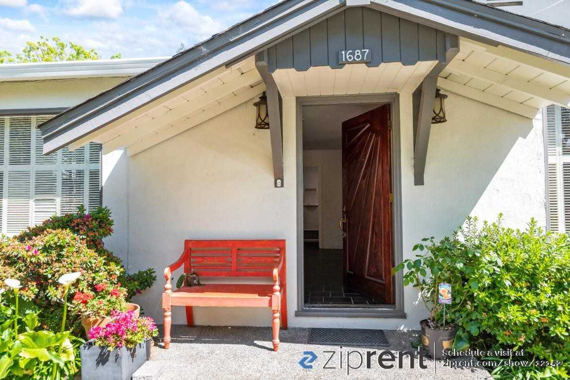1687 Hampton Ave - Photo 3 of 21