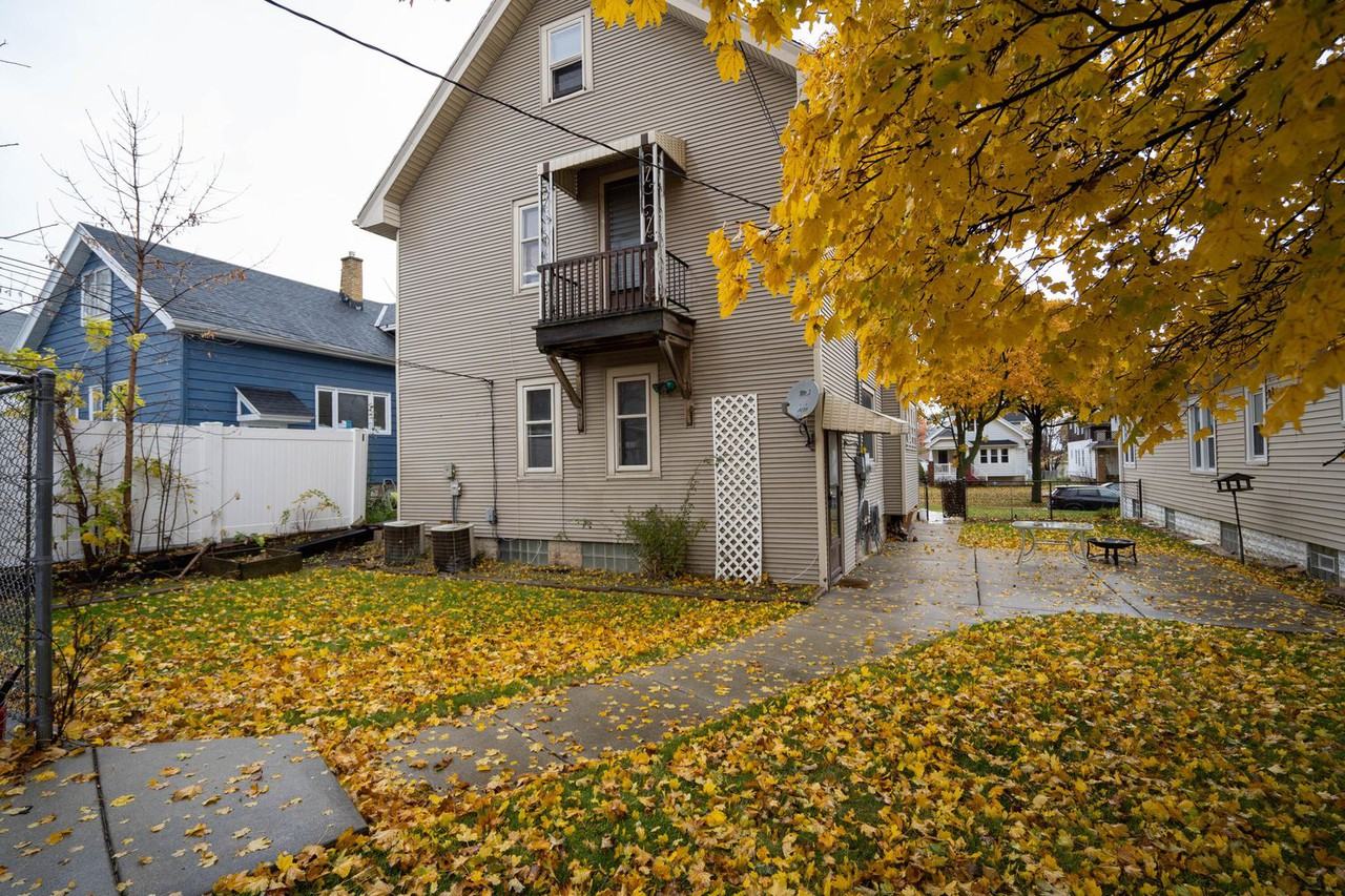 6235 W Locust St #6235 - Photo 2 of 18