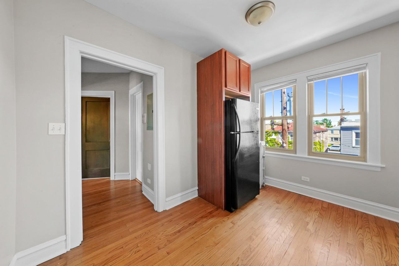 1927 Grove Ave #107 - Photo 2 of 13