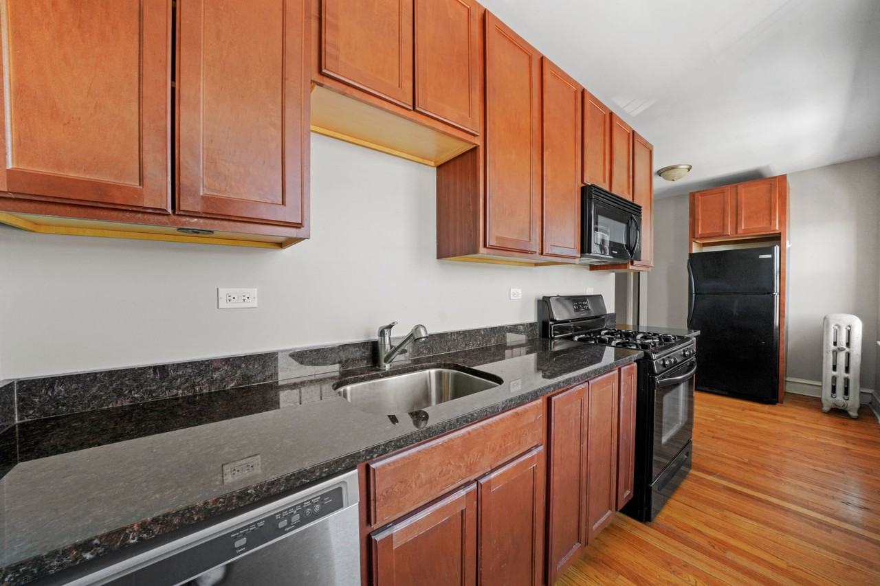 1927 Grove Ave #107 - Photo 6 of 13