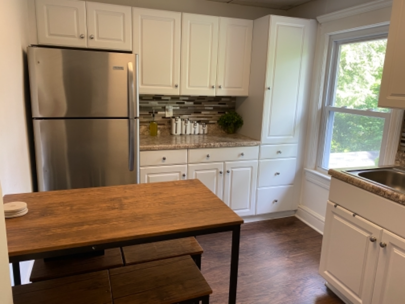 101 W Franklin St #2 - Photo 3 of 13