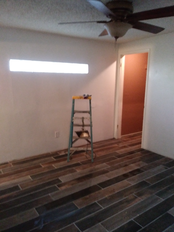 355 1/2 Olive St - Photo 3 of 5