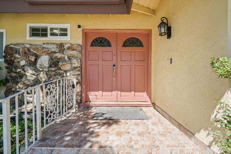 15925 Pathernia St - Photo 3 of 24