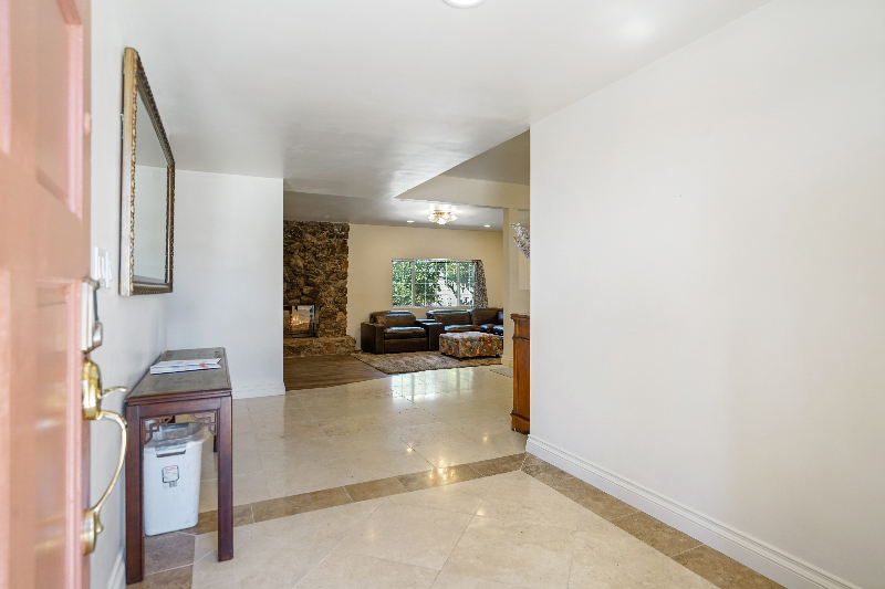 15925 Pathernia St - Photo 4 of 24