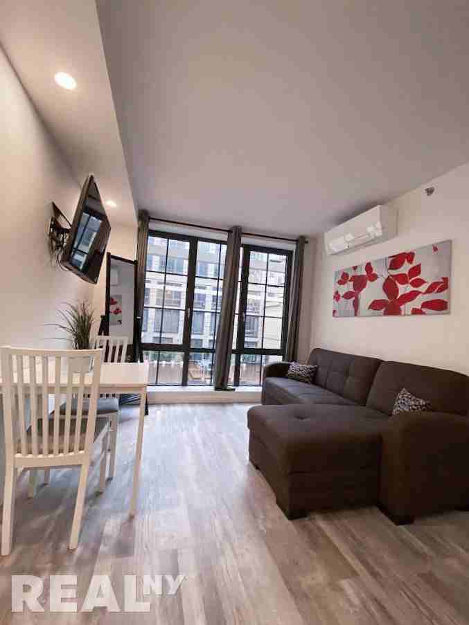 W 53rd St #31