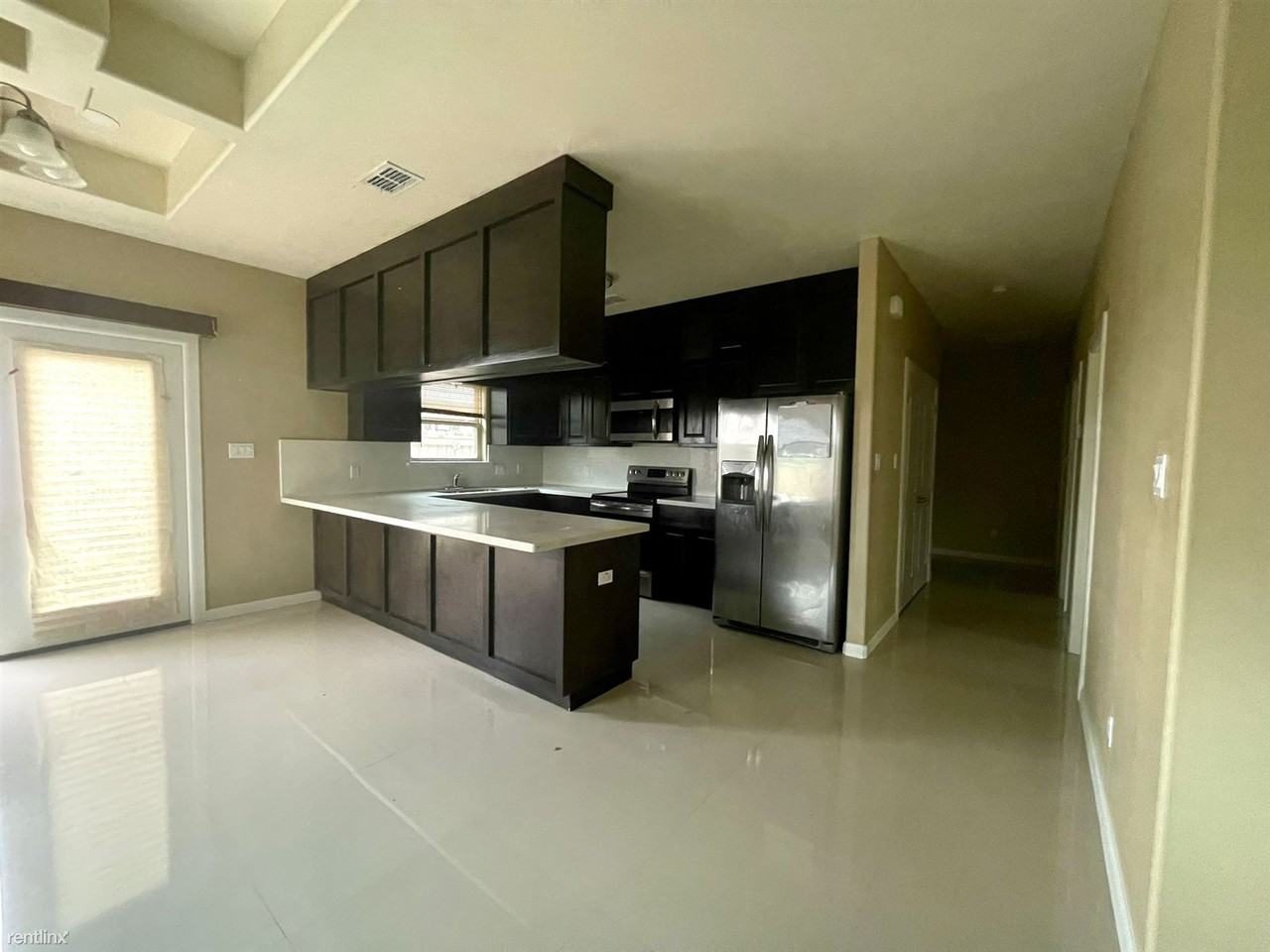 2407 N Mojave - Photo 2 of 12