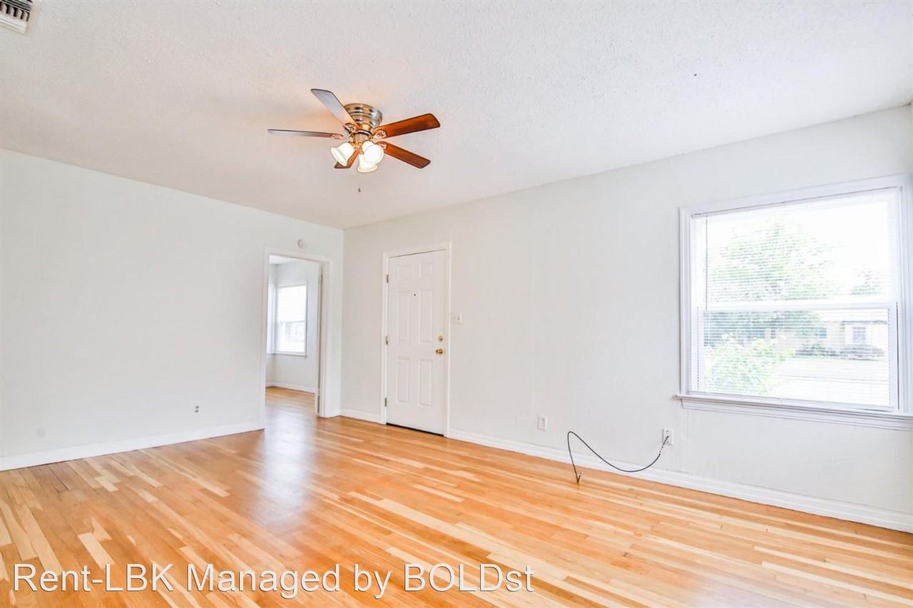 2120 28th St - Photo 3 of 13