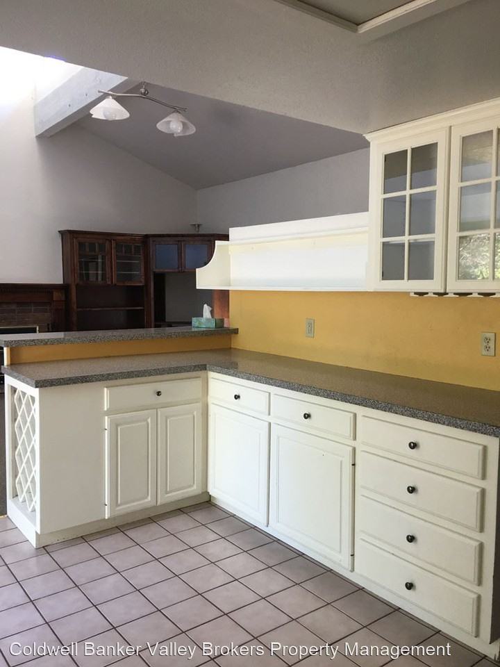 314 Vincent St - Photo 3 of 13