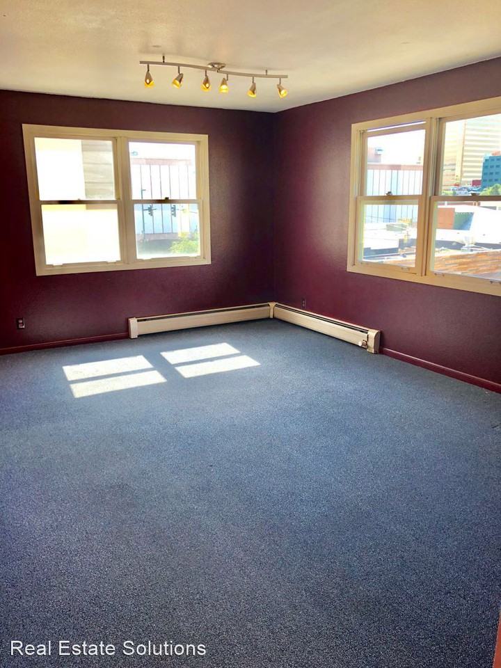 415 D Street - Photo 2 of 10