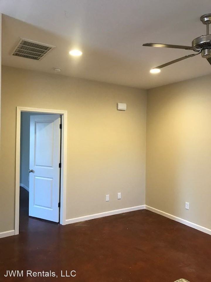 CR 401 - Photo 3 of 20