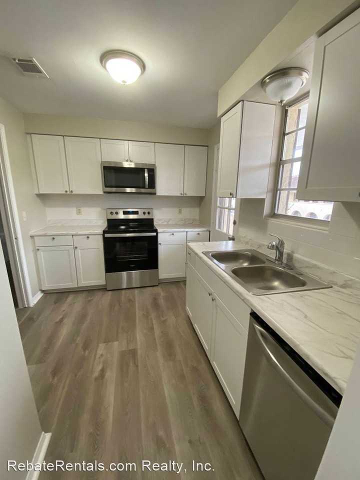 1716 El Camino Rd #6 - Photo 3 of 27