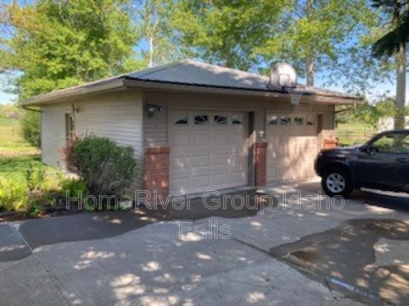 728 N 600 E - Photo 3 of 22