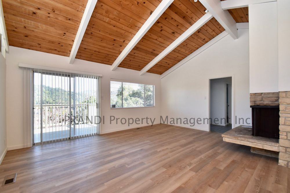 239 Coleman Dr - Photo 3 of 13