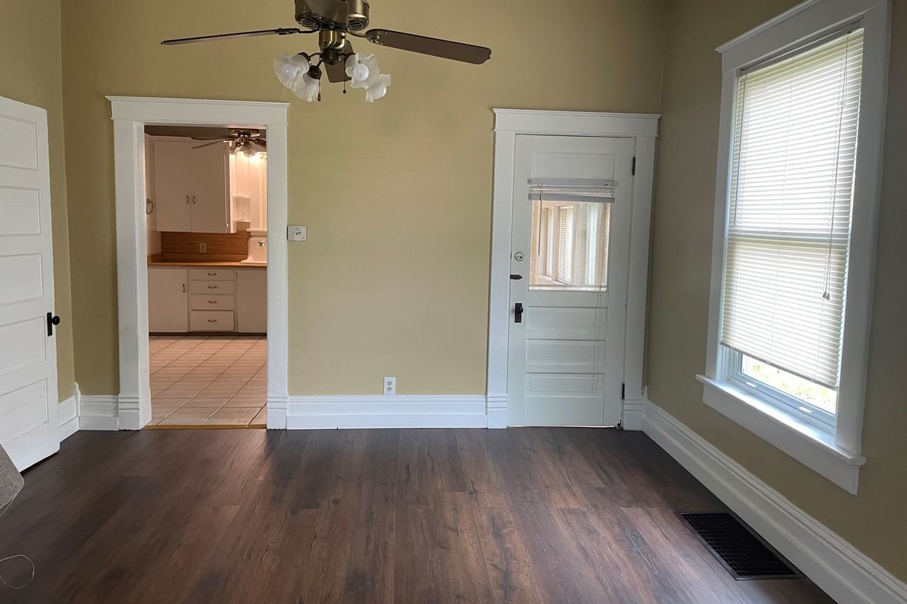 742 Ne Twiss Ave - Photo 3 of 20