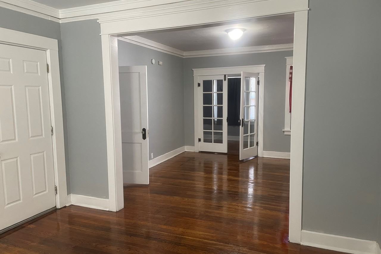 509 SW 5th St - Photo 2 of 12