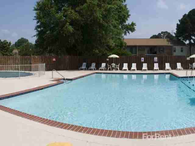 Brookfield Apartments - Photo 3 of 7